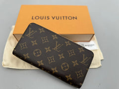 Louis Vuitton Monogram Canvas Zippy Wallet Fuchsia M41895